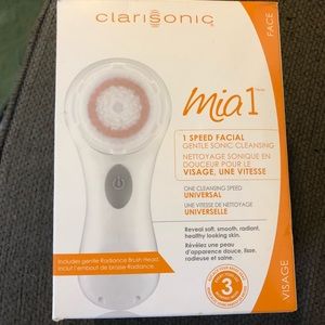 Brand new Clarisonic Mia 1